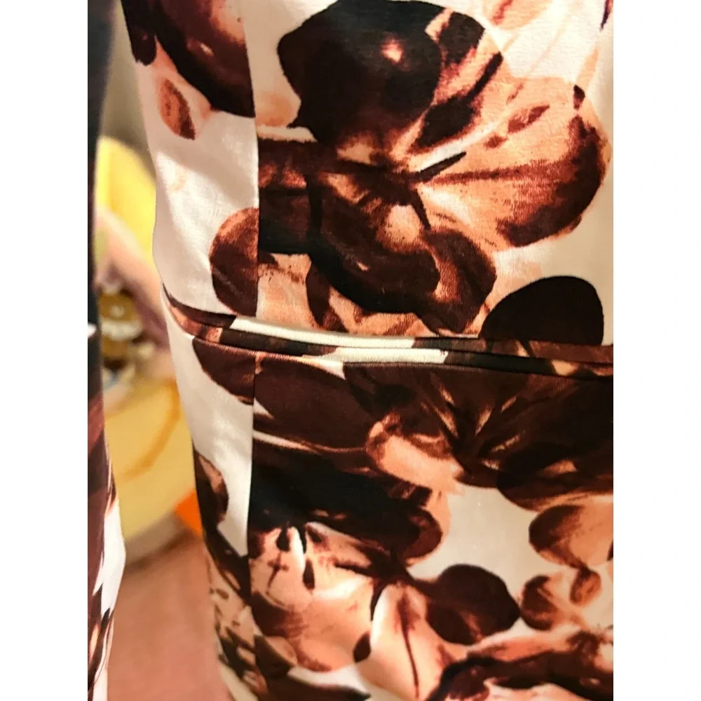 J Ferrar - Slim Fit, Ultra Comfort, White Jacket, Floral Design